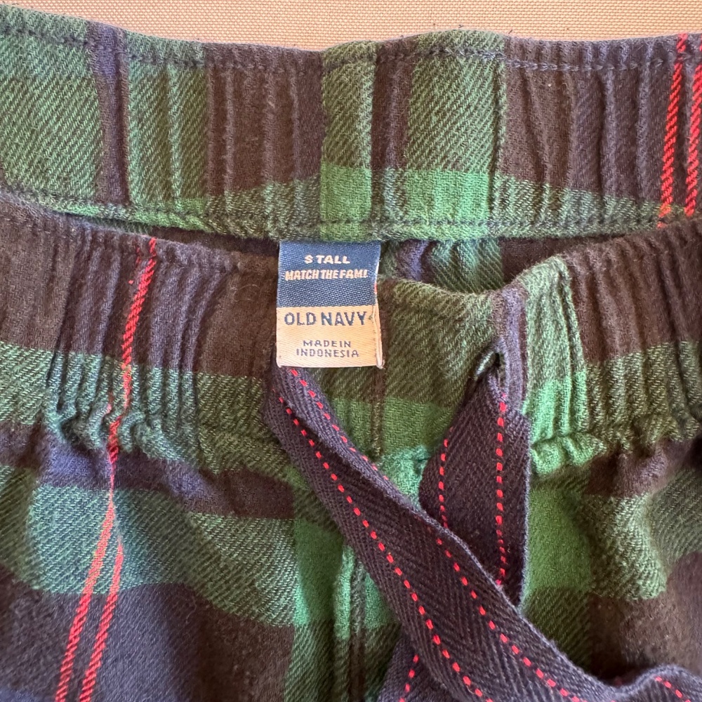 Old Navy Plaid Pajama Pants - Picture 3 of 3